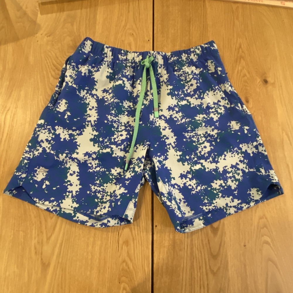 Fabletics One Shorts Men's Large Blue Camo 7" Inseam Linerless Gym Running Train